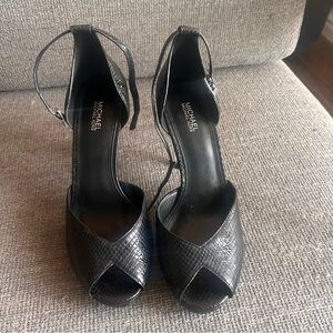 Michael Kors Black snakeskin Peep-Toe Heels Teagan sandal